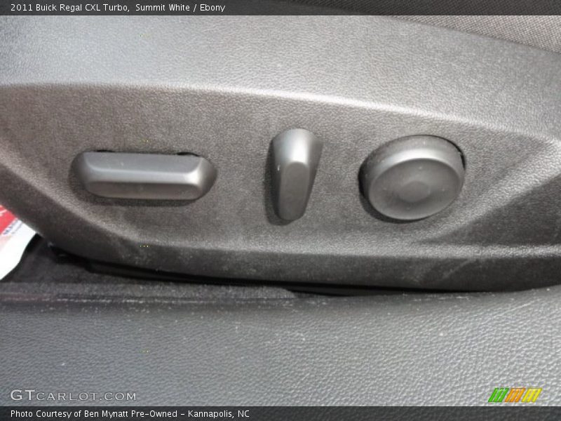 Summit White / Ebony 2011 Buick Regal CXL Turbo