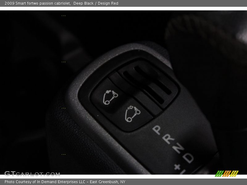 Deep Black / Design Red 2009 Smart fortwo passion cabriolet