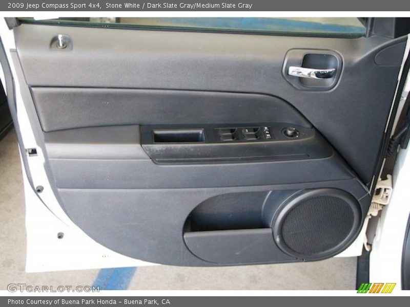 Stone White / Dark Slate Gray/Medium Slate Gray 2009 Jeep Compass Sport 4x4