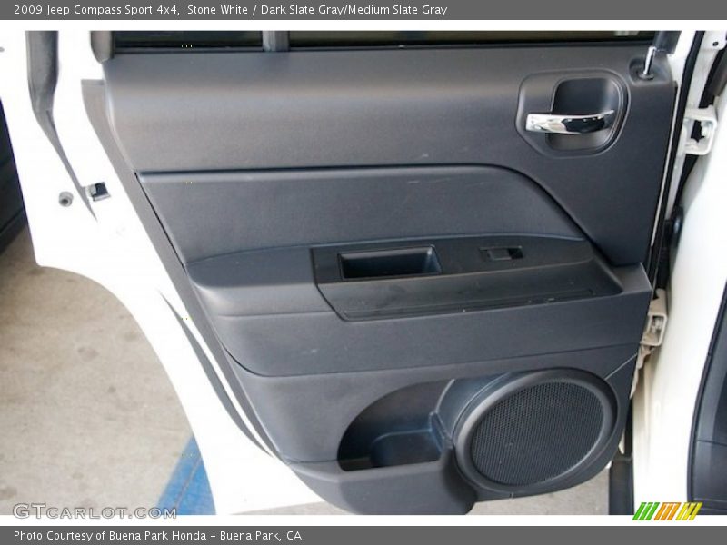 Stone White / Dark Slate Gray/Medium Slate Gray 2009 Jeep Compass Sport 4x4