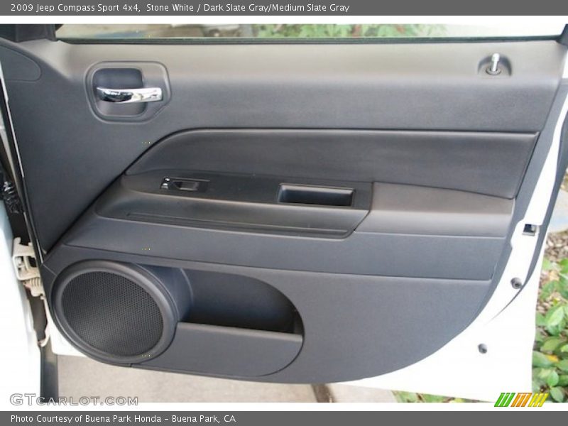 Stone White / Dark Slate Gray/Medium Slate Gray 2009 Jeep Compass Sport 4x4