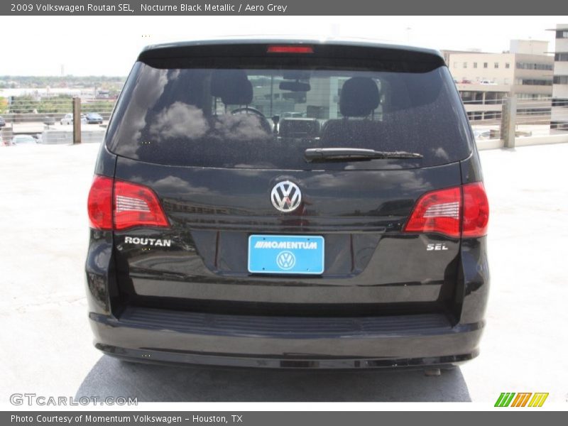 Nocturne Black Metallic / Aero Grey 2009 Volkswagen Routan SEL