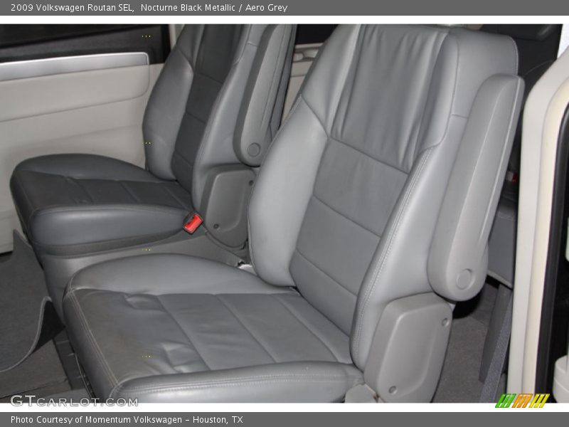 Nocturne Black Metallic / Aero Grey 2009 Volkswagen Routan SEL