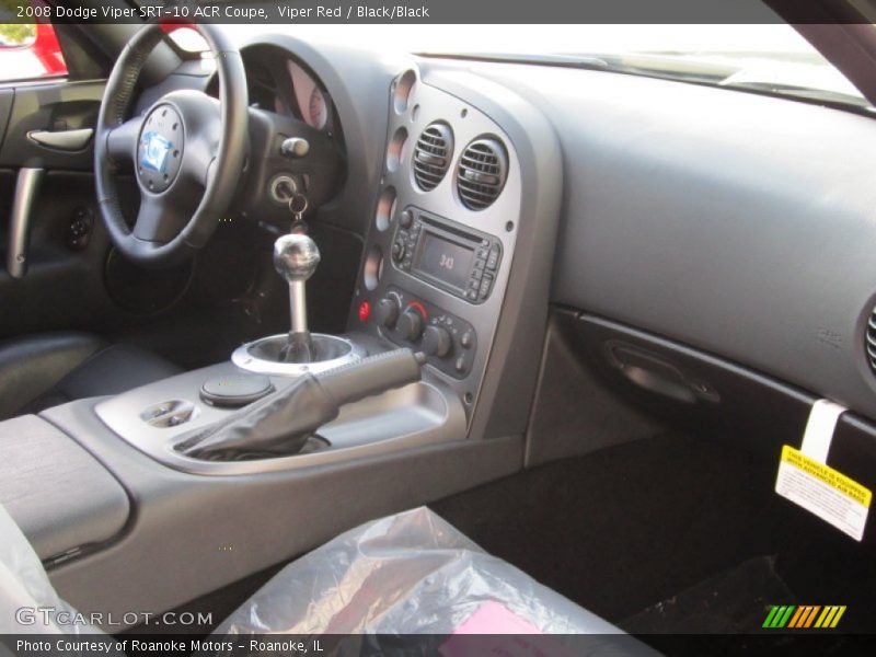 Controls of 2008 Viper SRT-10 ACR Coupe