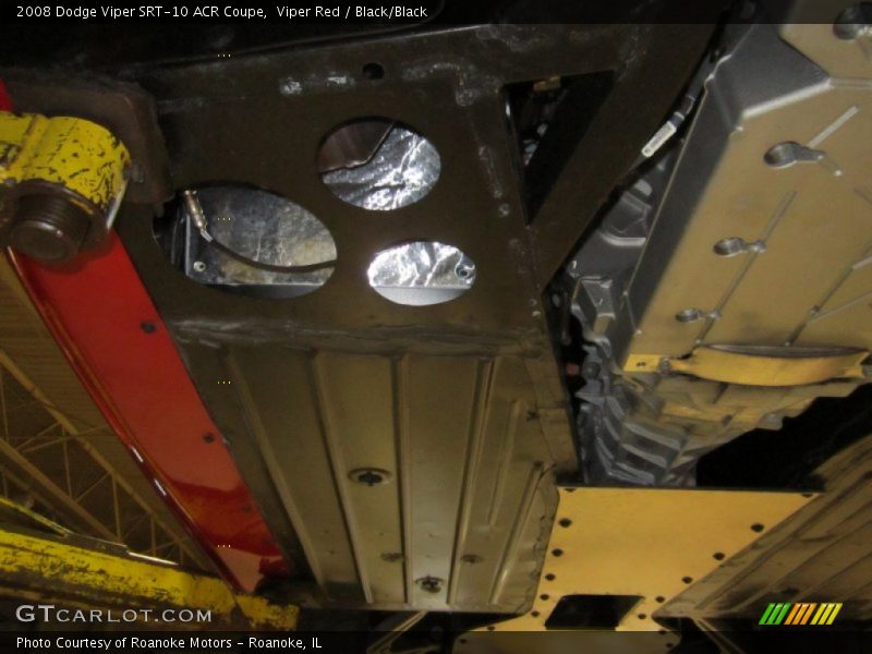 Undercarriage of 2008 Viper SRT-10 ACR Coupe