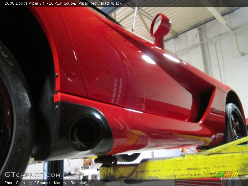 Exhaust of 2008 Viper SRT-10 ACR Coupe