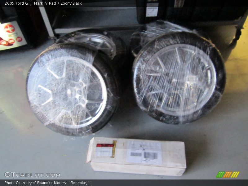 Mark IV Red / Ebony Black 2005 Ford GT
