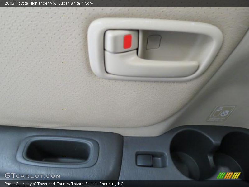 Super White / Ivory 2003 Toyota Highlander V6