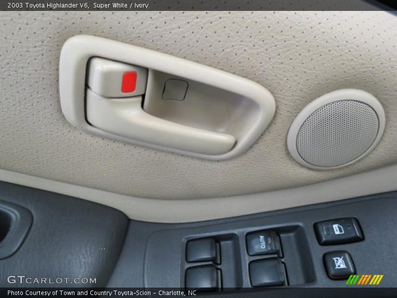 Super White / Ivory 2003 Toyota Highlander V6