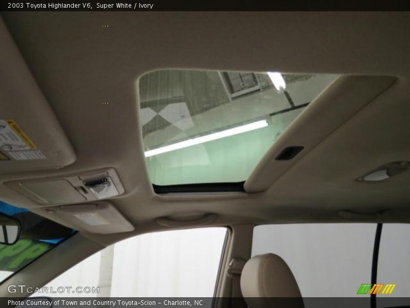 Super White / Ivory 2003 Toyota Highlander V6