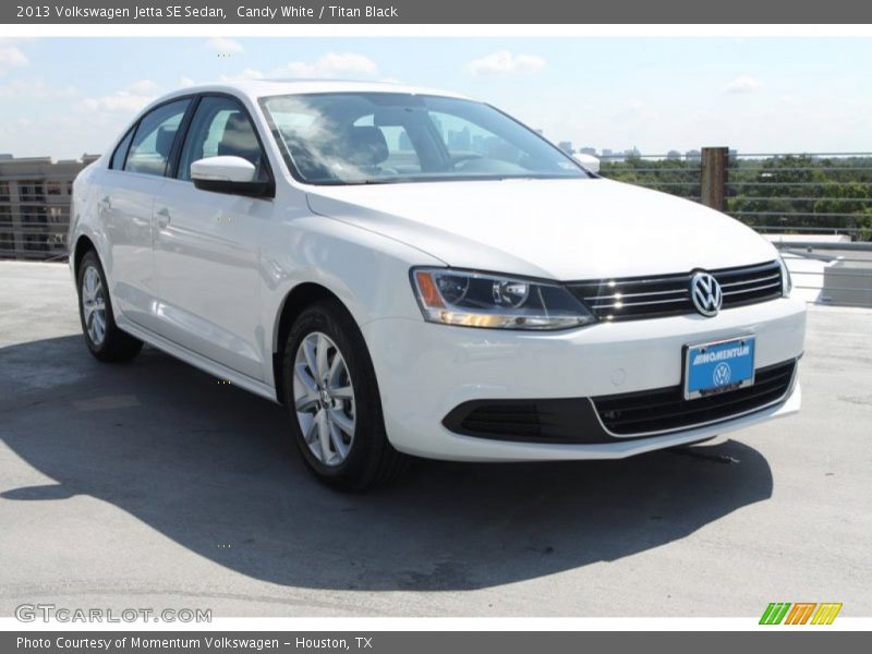 Candy White / Titan Black 2013 Volkswagen Jetta SE Sedan