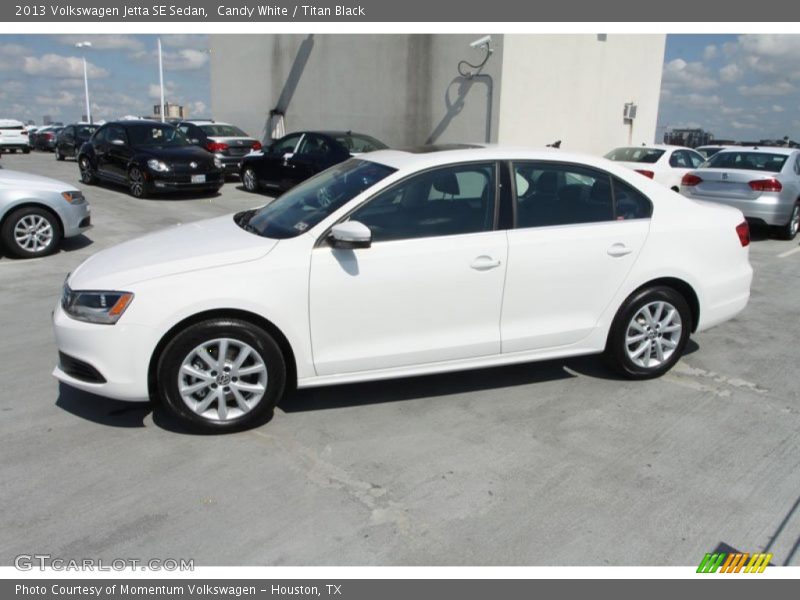 Candy White / Titan Black 2013 Volkswagen Jetta SE Sedan