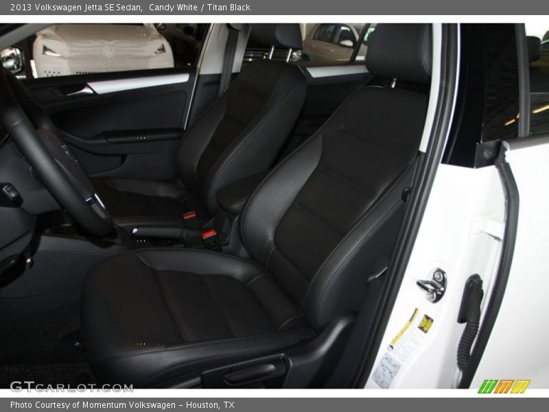 Candy White / Titan Black 2013 Volkswagen Jetta SE Sedan