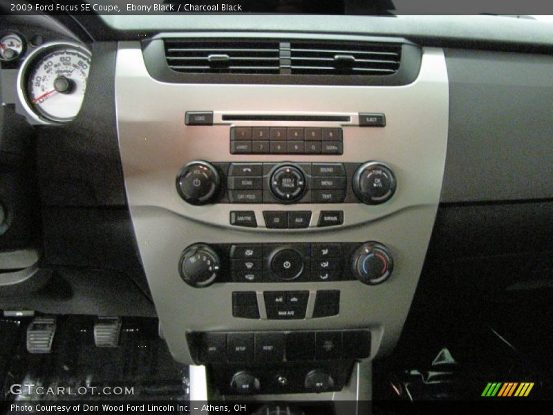 Ebony Black / Charcoal Black 2009 Ford Focus SE Coupe