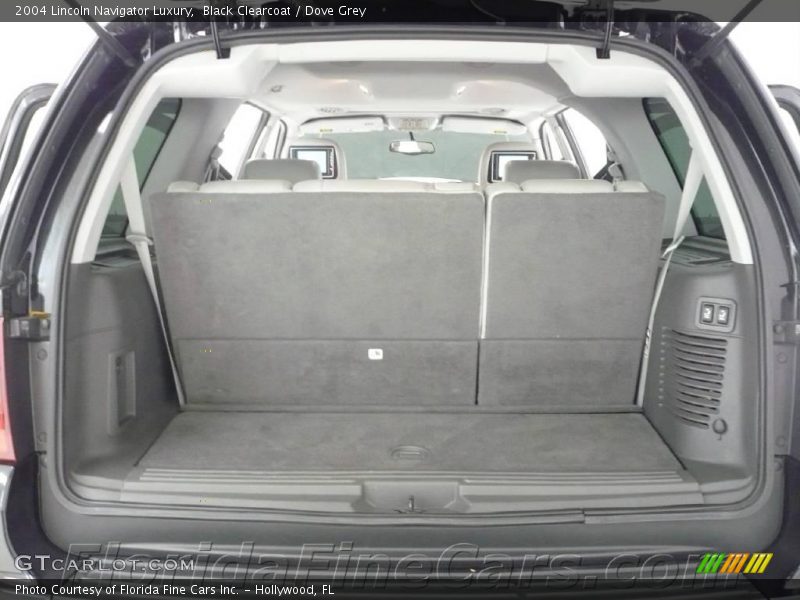 Black Clearcoat / Dove Grey 2004 Lincoln Navigator Luxury