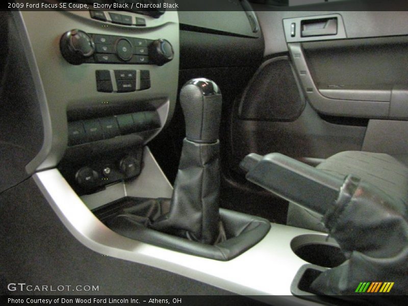 Ebony Black / Charcoal Black 2009 Ford Focus SE Coupe