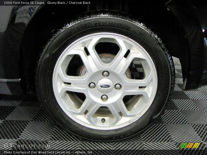Ebony Black / Charcoal Black 2009 Ford Focus SE Coupe