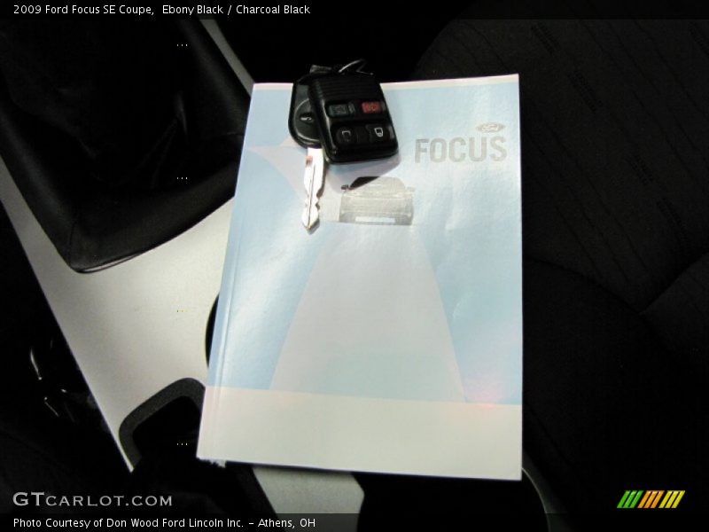 Ebony Black / Charcoal Black 2009 Ford Focus SE Coupe
