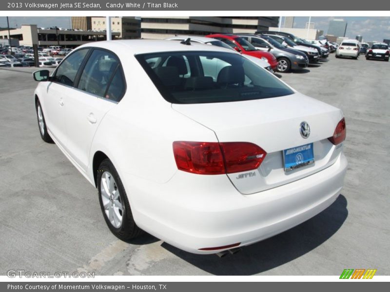 Candy White / Titan Black 2013 Volkswagen Jetta SE Sedan
