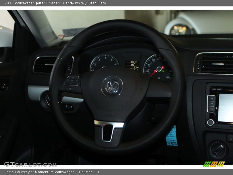 Candy White / Titan Black 2013 Volkswagen Jetta SE Sedan