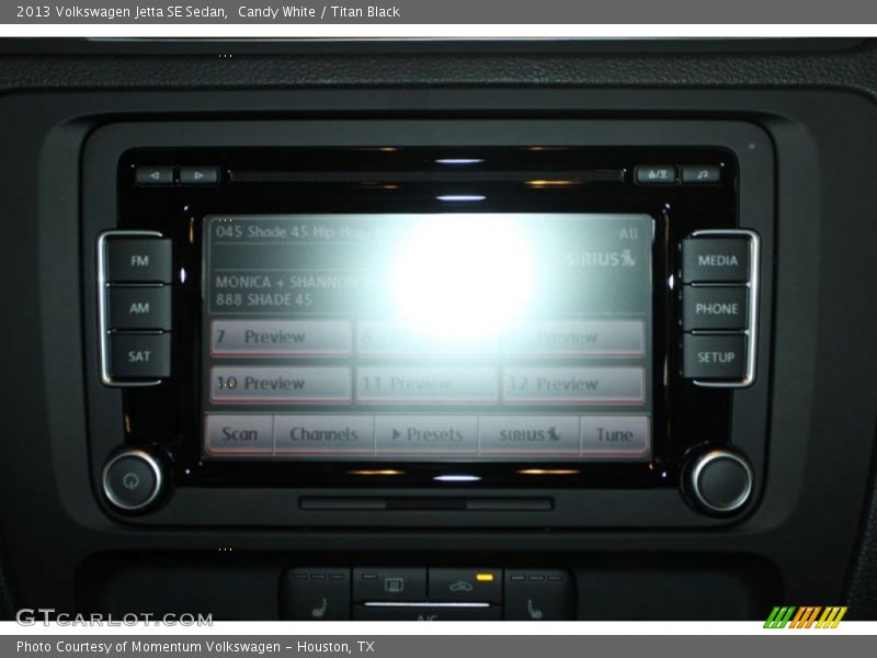 Candy White / Titan Black 2013 Volkswagen Jetta SE Sedan