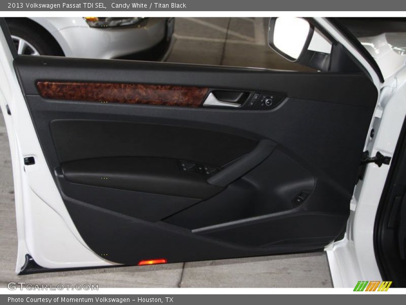Candy White / Titan Black 2013 Volkswagen Passat TDI SEL