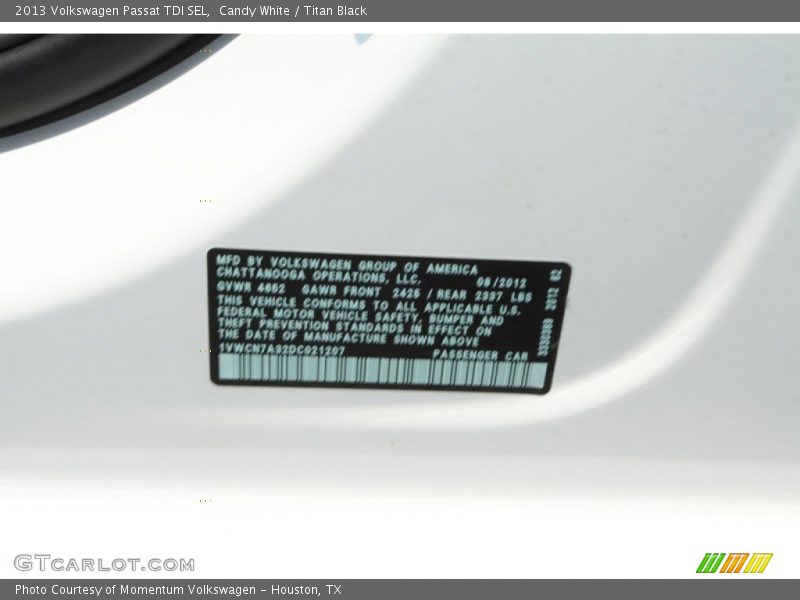 Candy White / Titan Black 2013 Volkswagen Passat TDI SEL