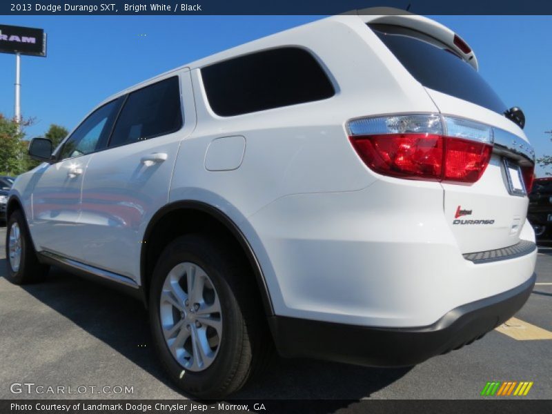 Bright White / Black 2013 Dodge Durango SXT