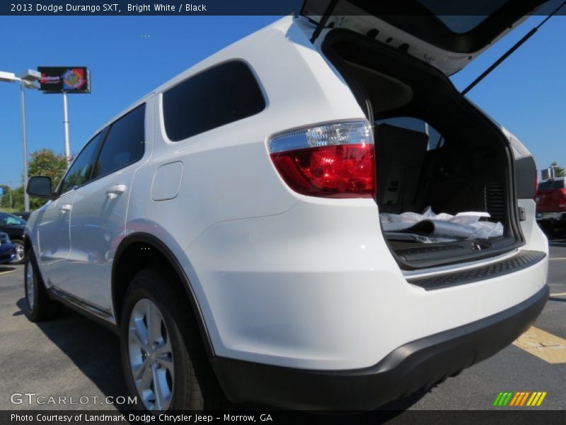 Bright White / Black 2013 Dodge Durango SXT