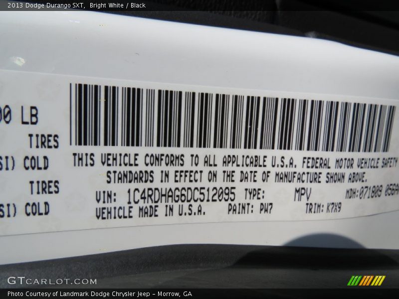 Bright White / Black 2013 Dodge Durango SXT