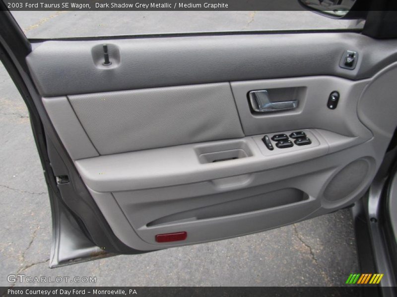 Door Panel of 2003 Taurus SE Wagon