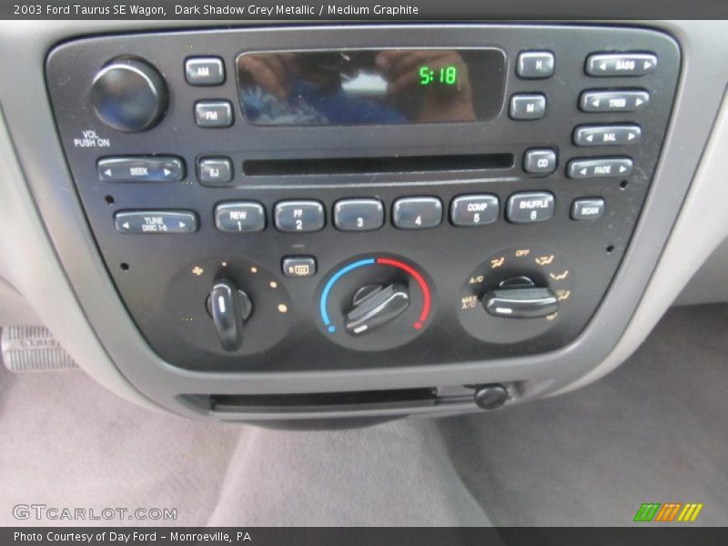 Controls of 2003 Taurus SE Wagon