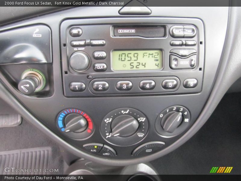 Controls of 2000 Focus LX Sedan