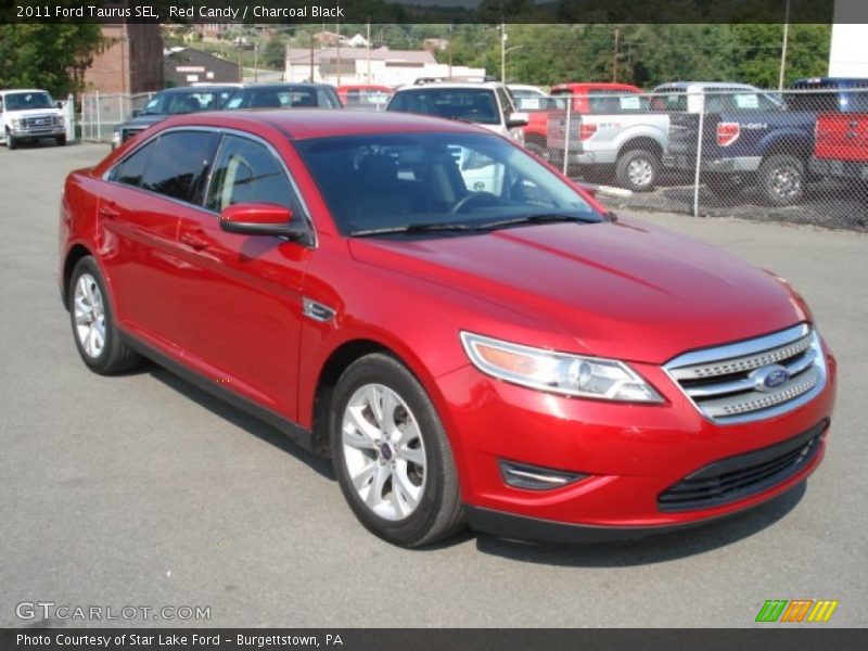 Front 3/4 View of 2011 Taurus SEL