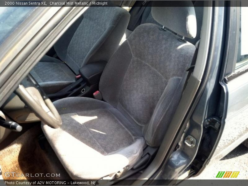 Charcoal Mist Metallic / Midnight 2000 Nissan Sentra XE
