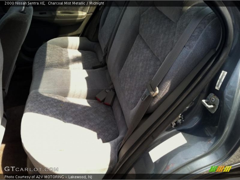 Charcoal Mist Metallic / Midnight 2000 Nissan Sentra XE