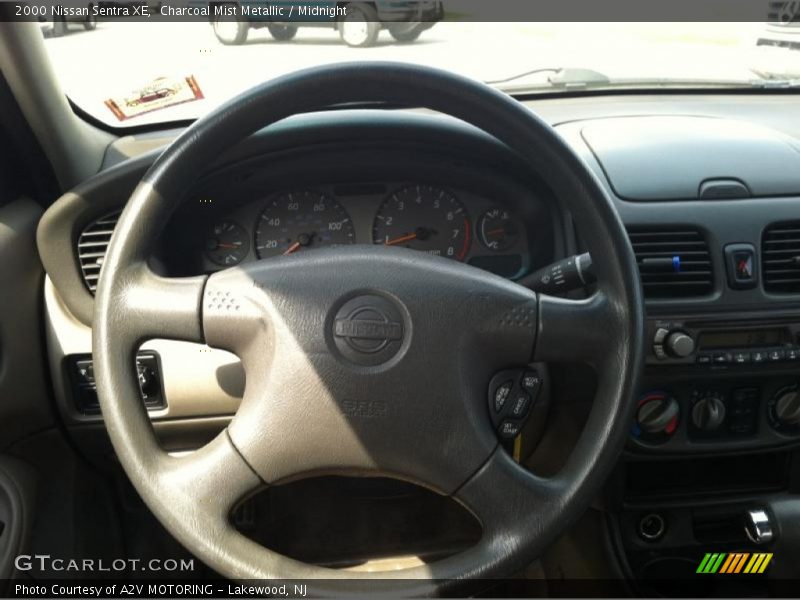 Charcoal Mist Metallic / Midnight 2000 Nissan Sentra XE