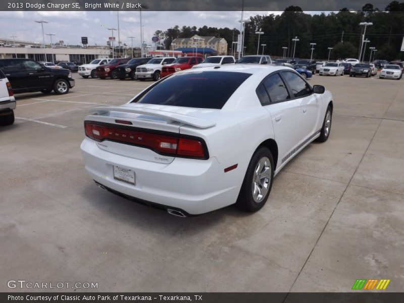 Bright White / Black 2013 Dodge Charger SE