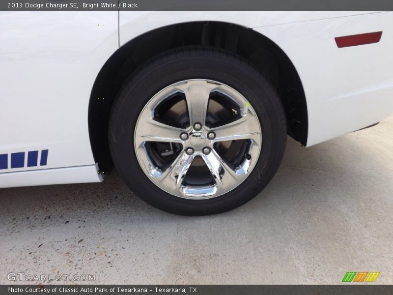 Bright White / Black 2013 Dodge Charger SE