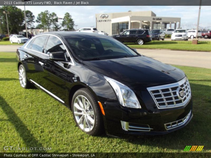 Front 3/4 View of 2013 XTS Luxury FWD