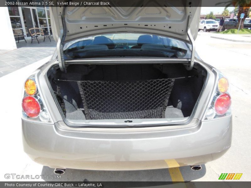 Velvet Beige / Charcoal Black 2002 Nissan Altima 3.5 SE