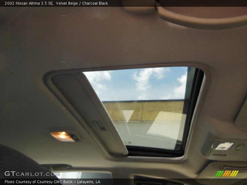 Velvet Beige / Charcoal Black 2002 Nissan Altima 3.5 SE