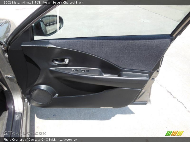 Velvet Beige / Charcoal Black 2002 Nissan Altima 3.5 SE