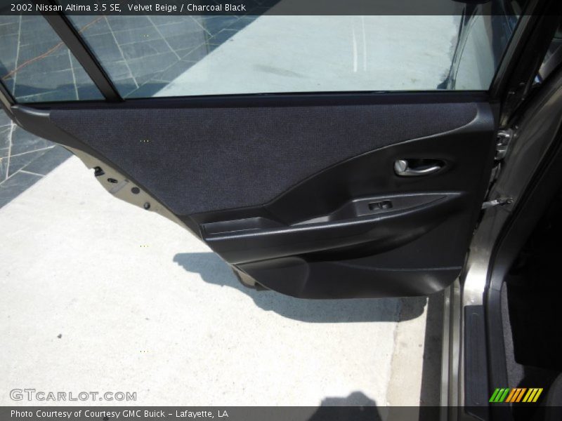 Velvet Beige / Charcoal Black 2002 Nissan Altima 3.5 SE