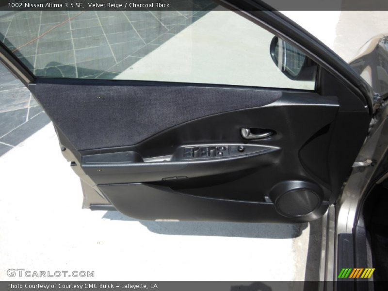 Velvet Beige / Charcoal Black 2002 Nissan Altima 3.5 SE