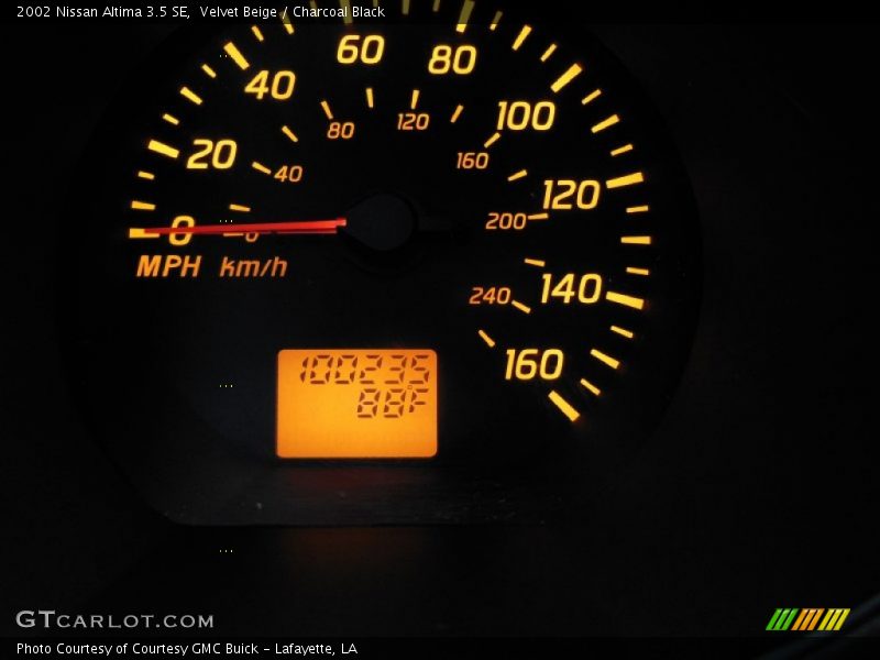 Velvet Beige / Charcoal Black 2002 Nissan Altima 3.5 SE