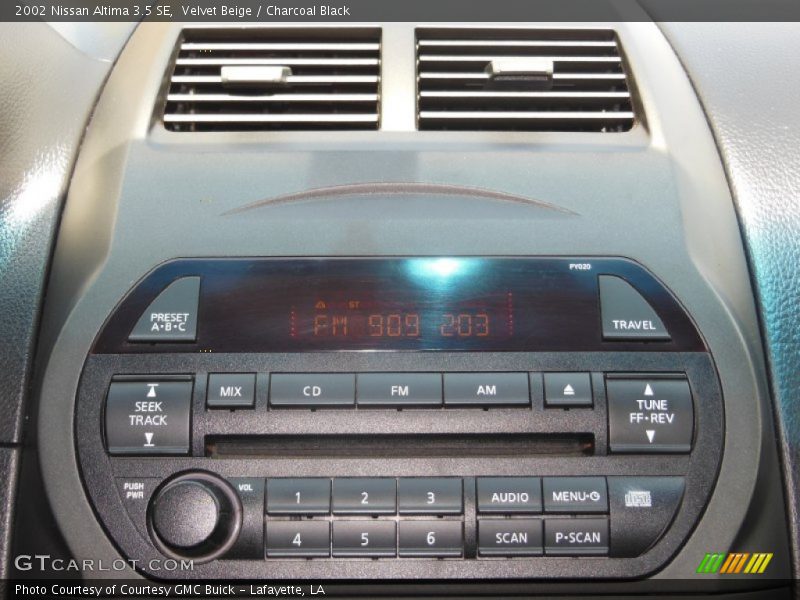 Velvet Beige / Charcoal Black 2002 Nissan Altima 3.5 SE