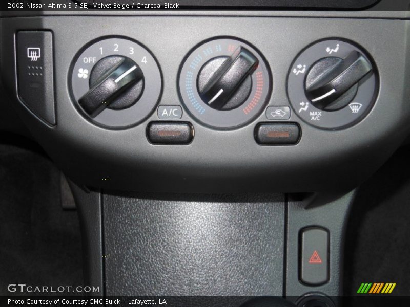 Velvet Beige / Charcoal Black 2002 Nissan Altima 3.5 SE