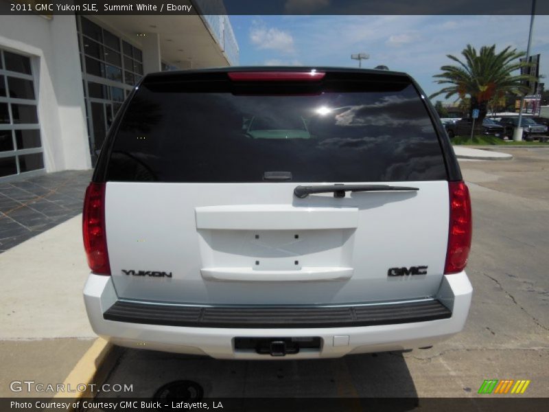 Summit White / Ebony 2011 GMC Yukon SLE