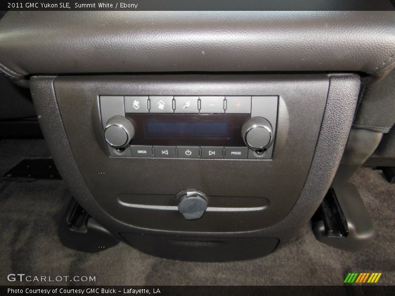 Summit White / Ebony 2011 GMC Yukon SLE